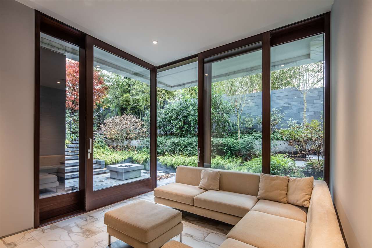 16 6063 IONA DRIVE, Vancouver West 4