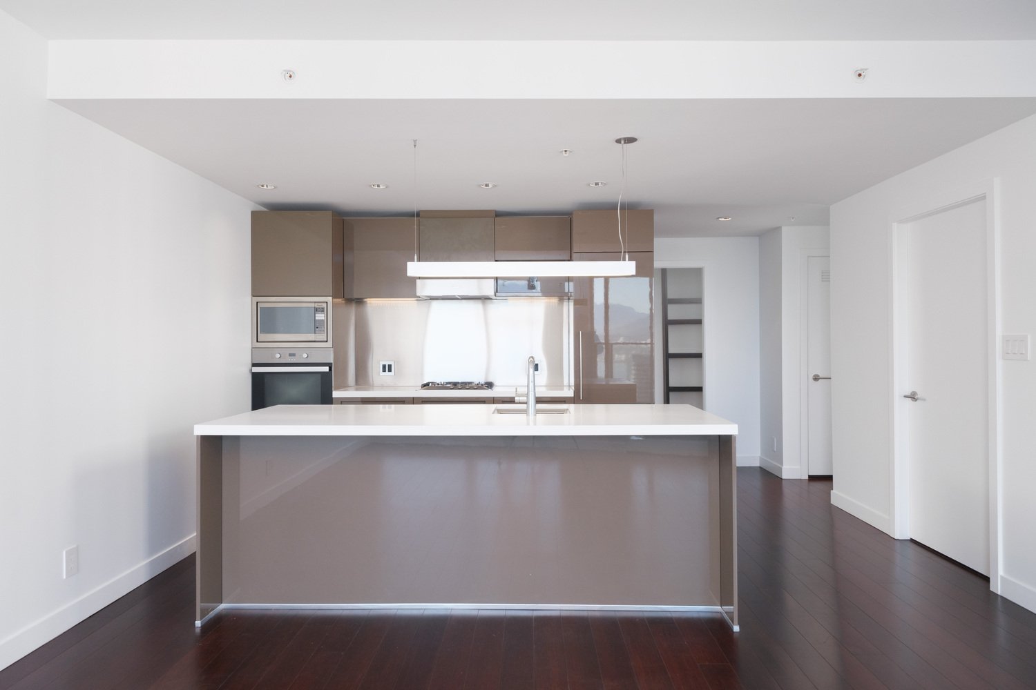 4506 777 RICHARDS STREET 3
