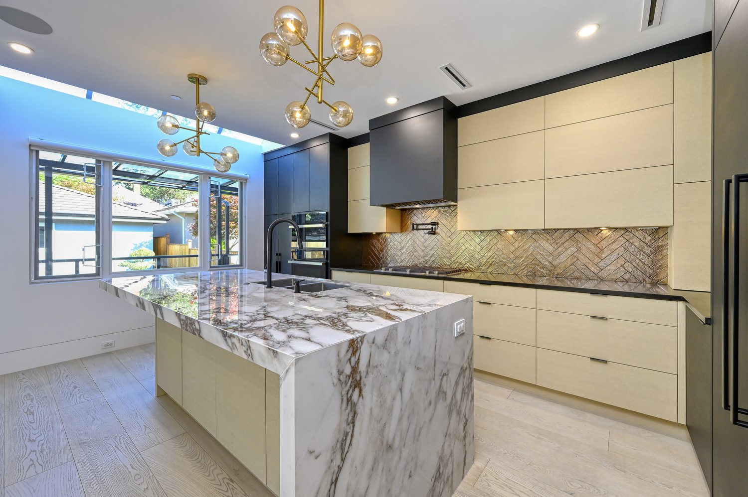 1955 W 42nd Avenue, Vancouver 9