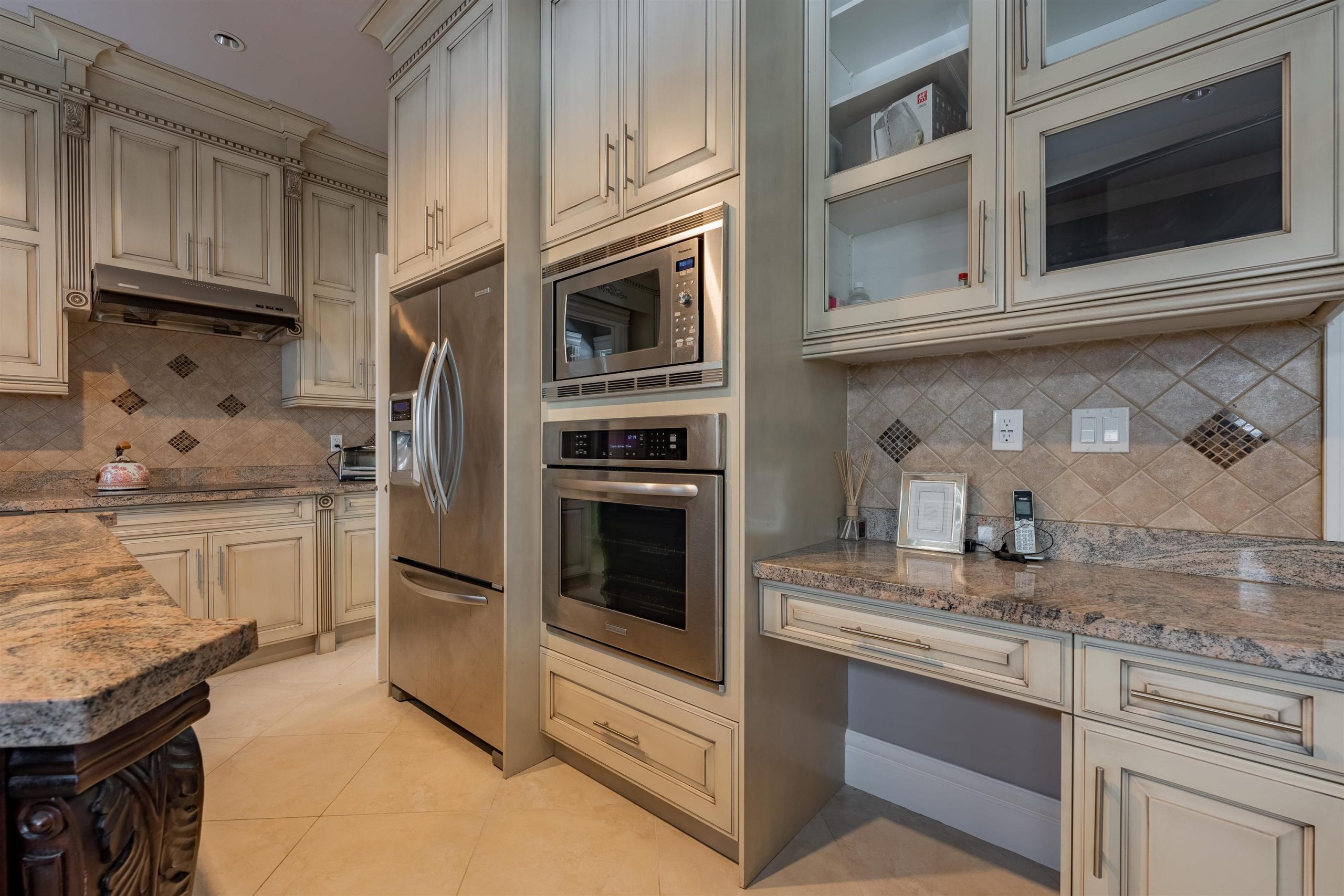 6258 VINE STREET 14