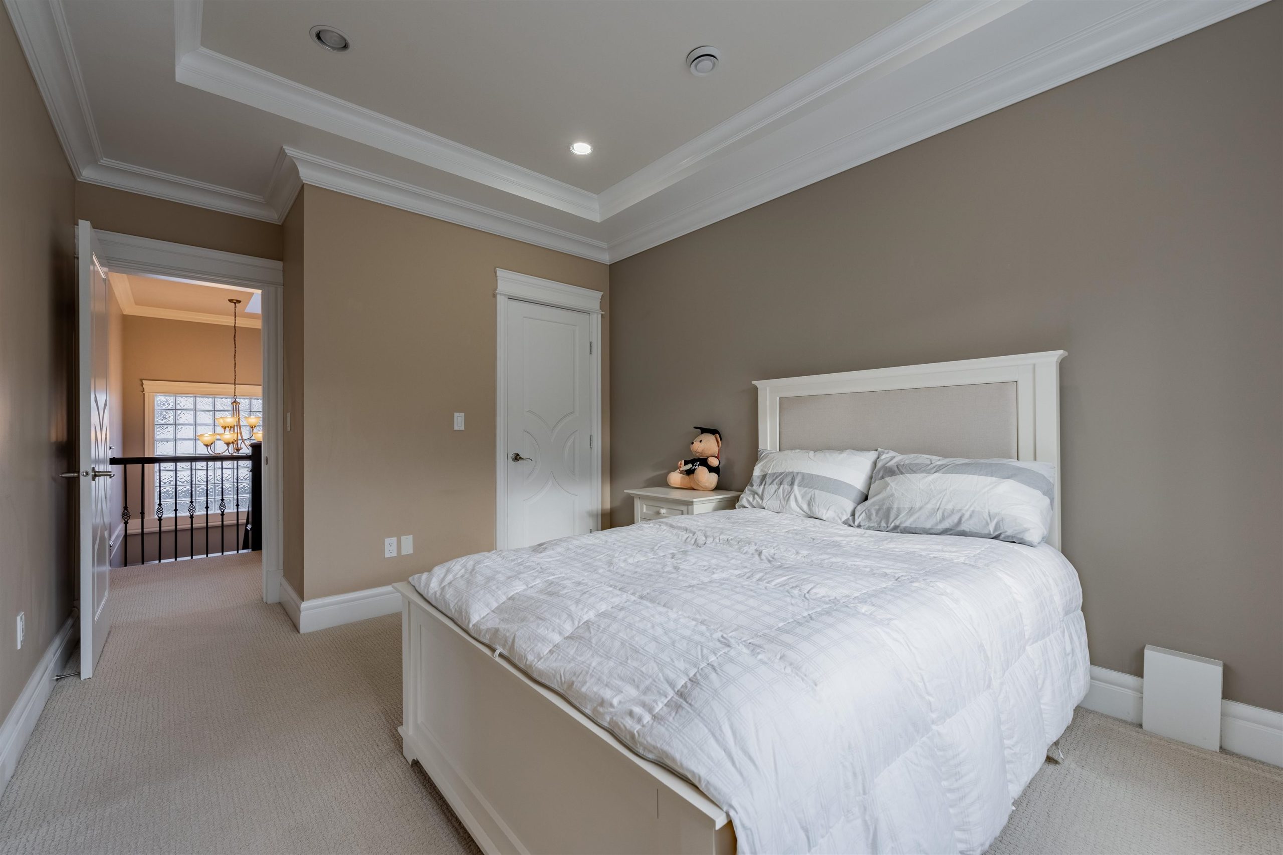 6258 VINE STREET 25