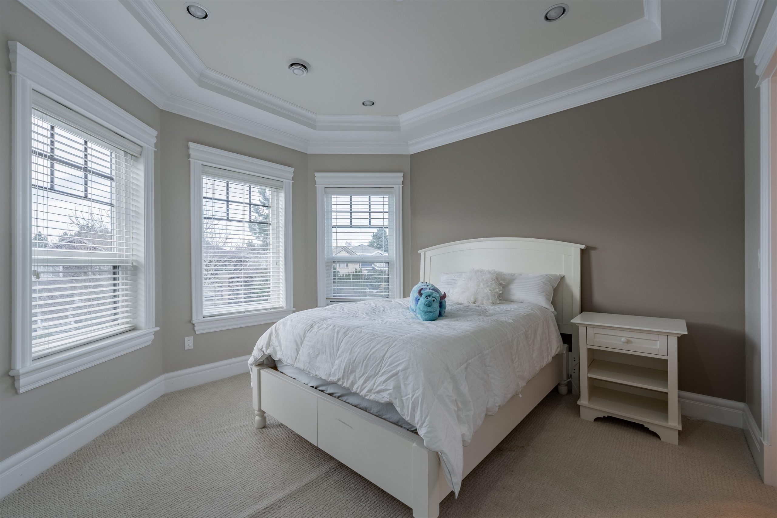 6258 VINE STREET 29
