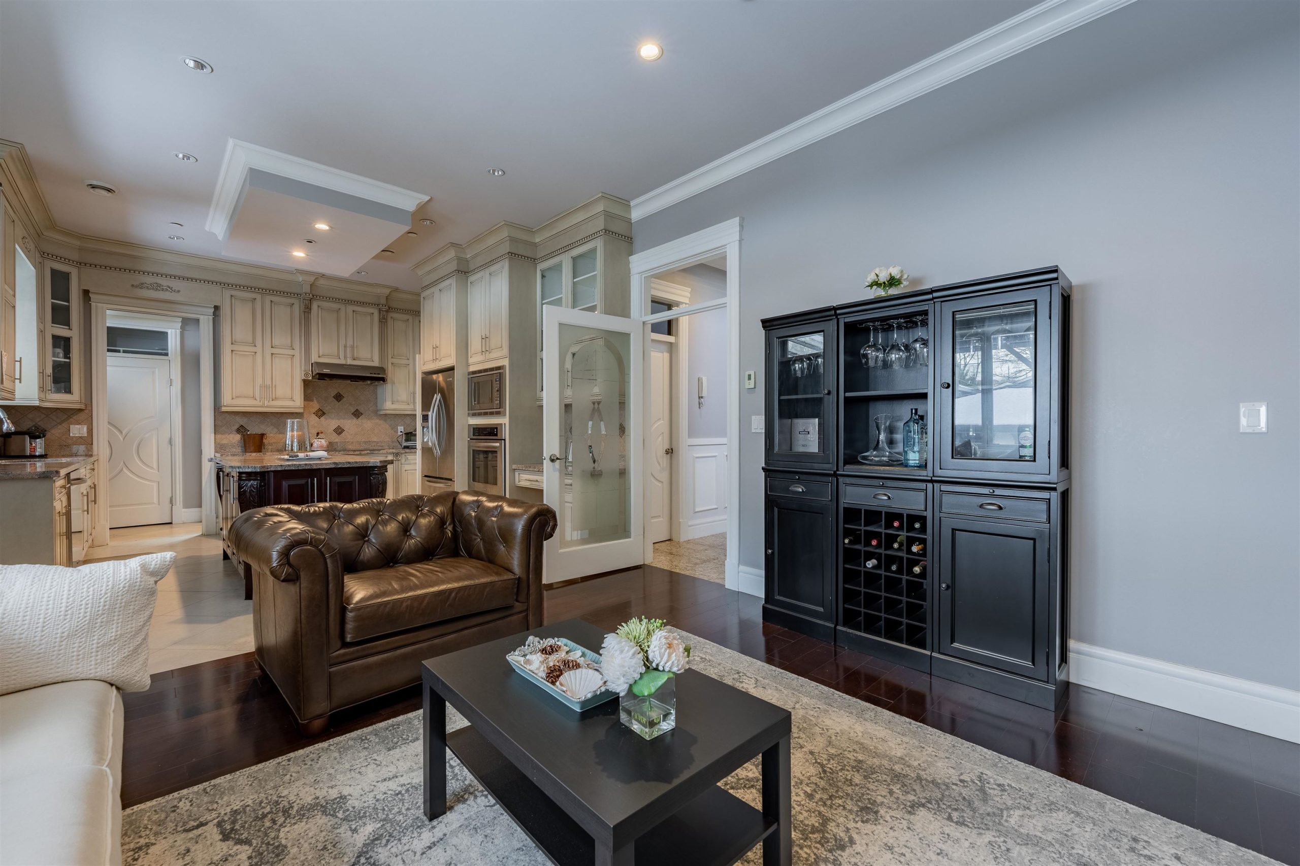 6258 VINE STREET 8