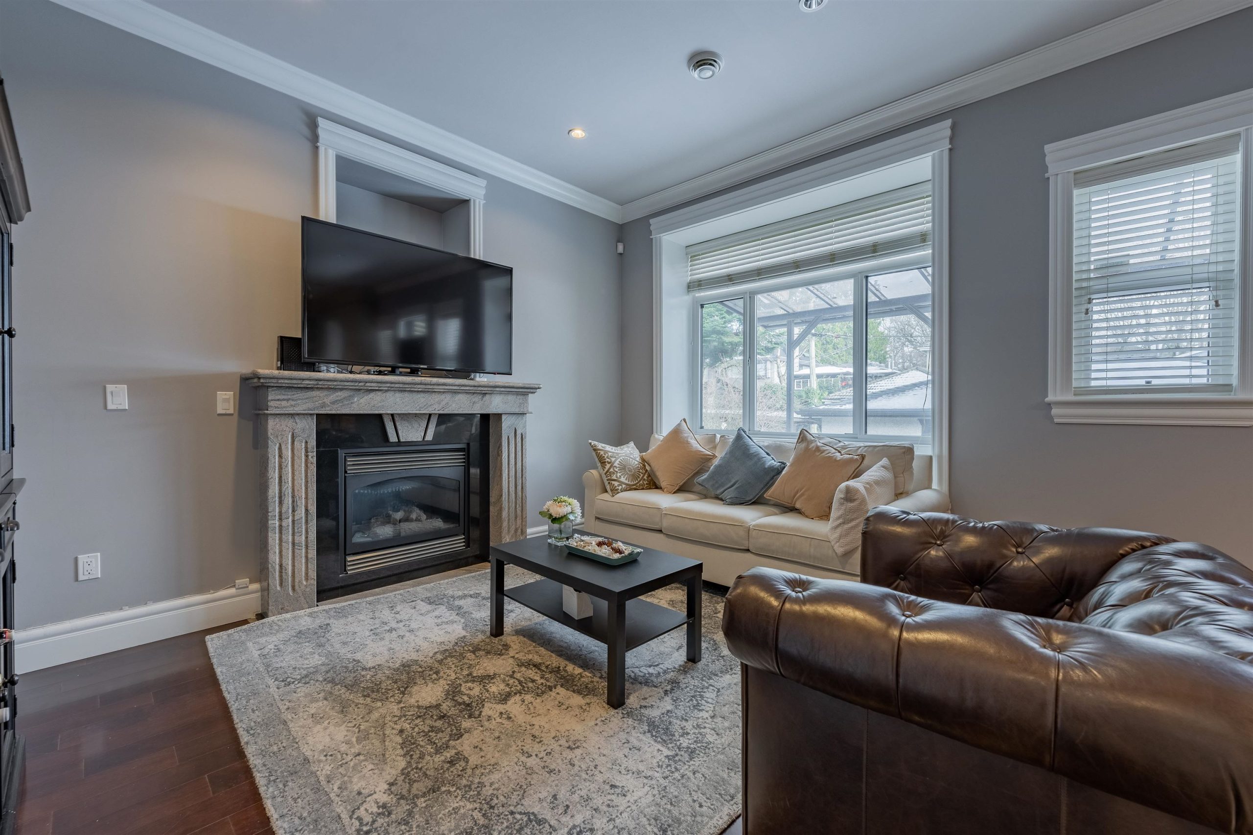 6258 VINE STREET 9