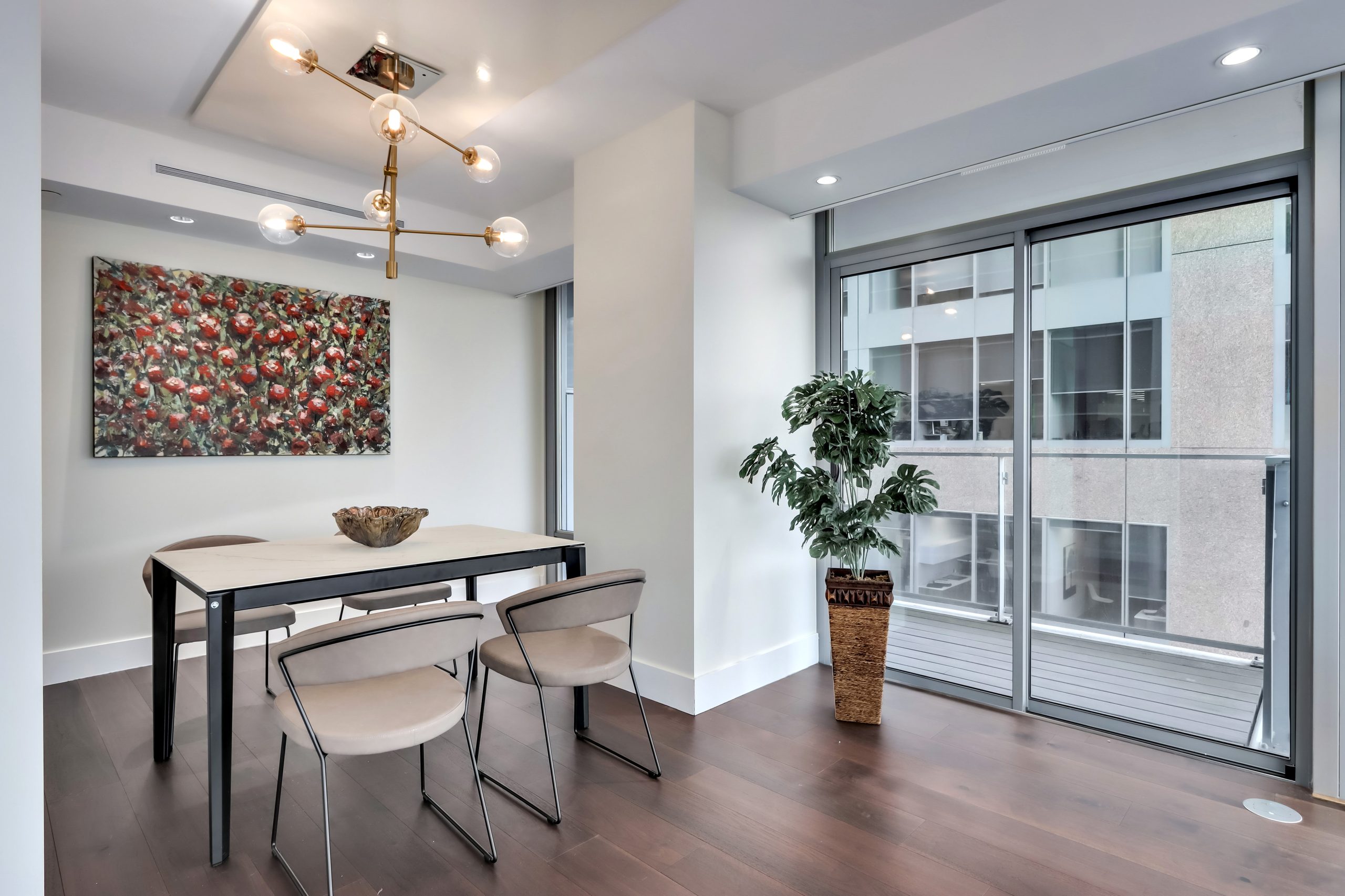 2502 667 Howe Street, Vancouver 9