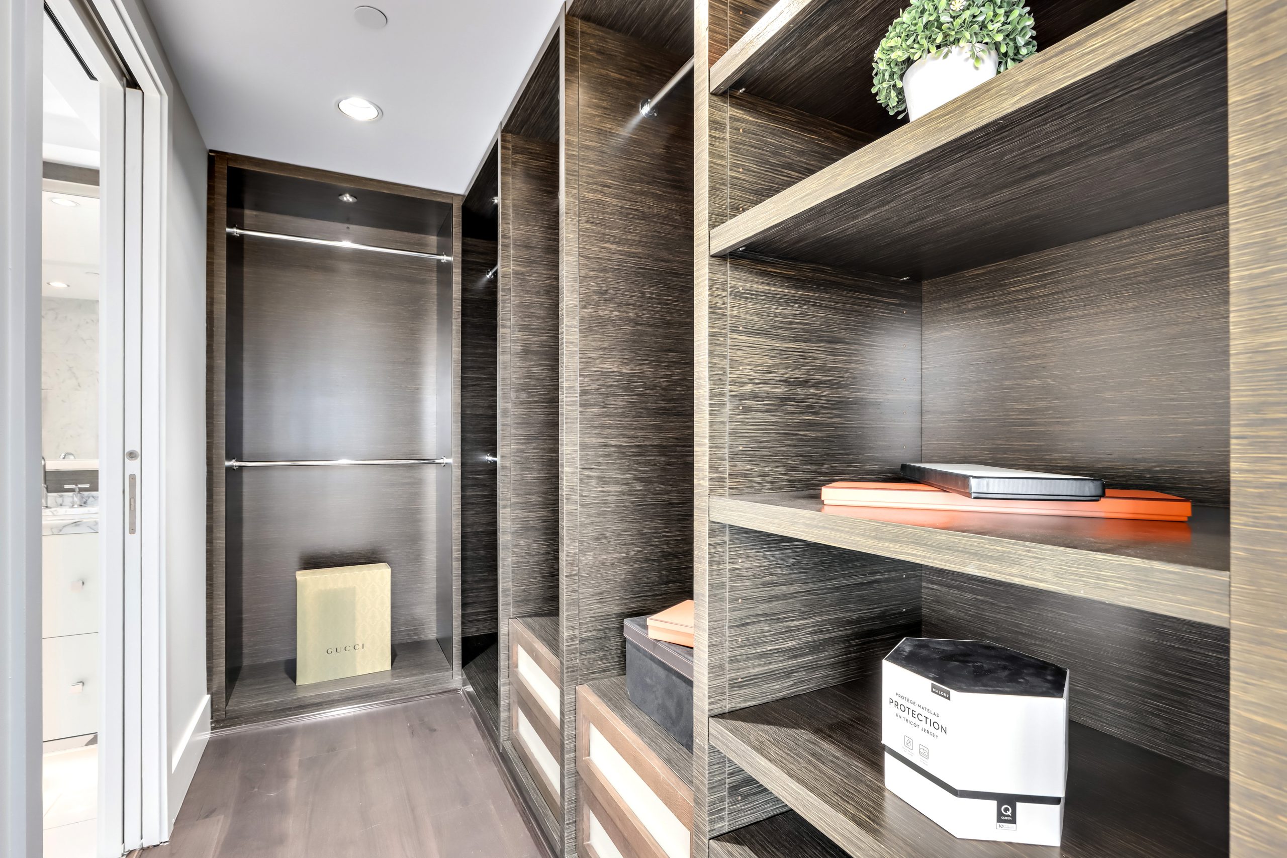 2502 667 Howe Street, Vancouver 14