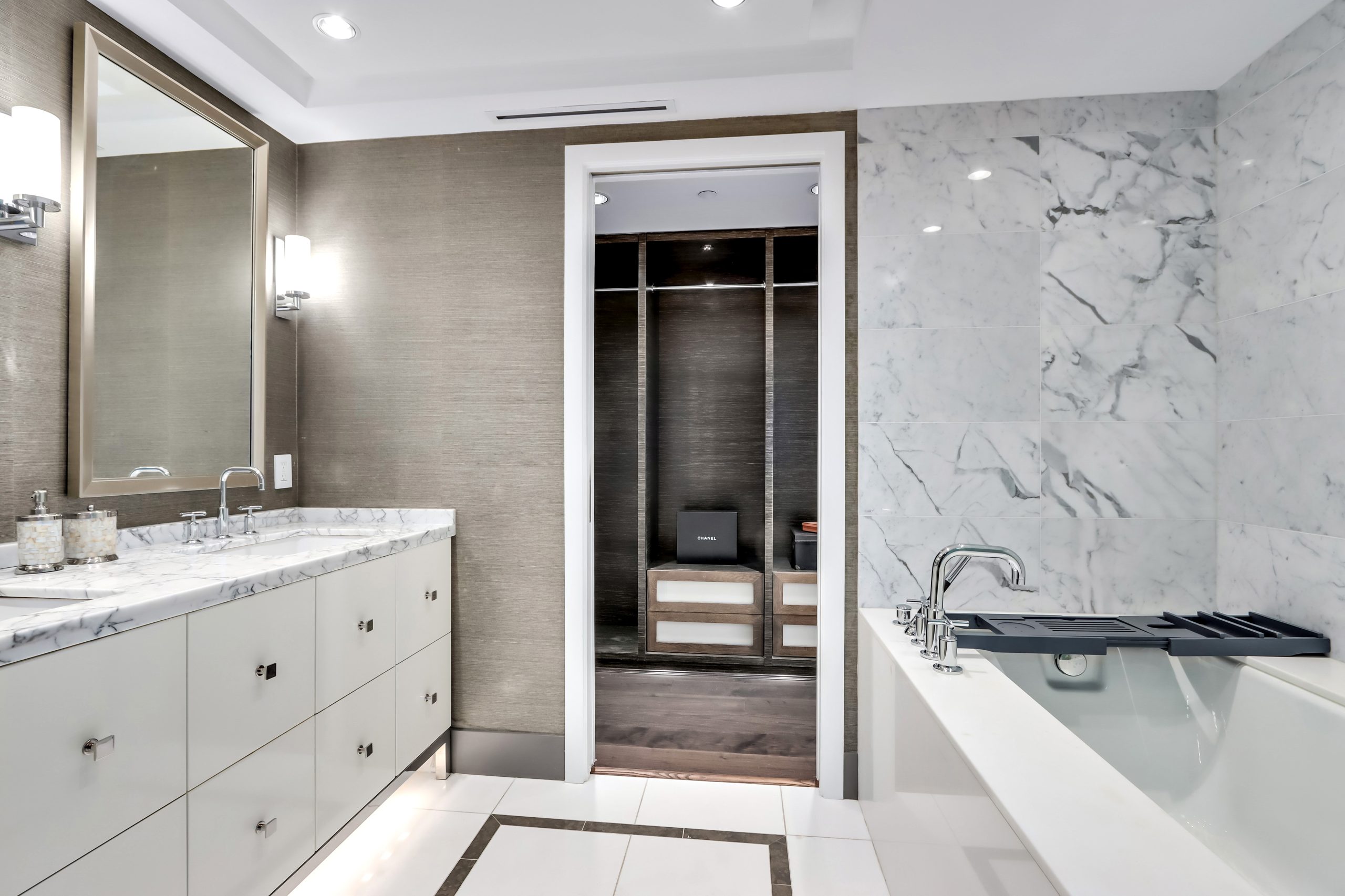 2502 667 Howe Street, Vancouver 15