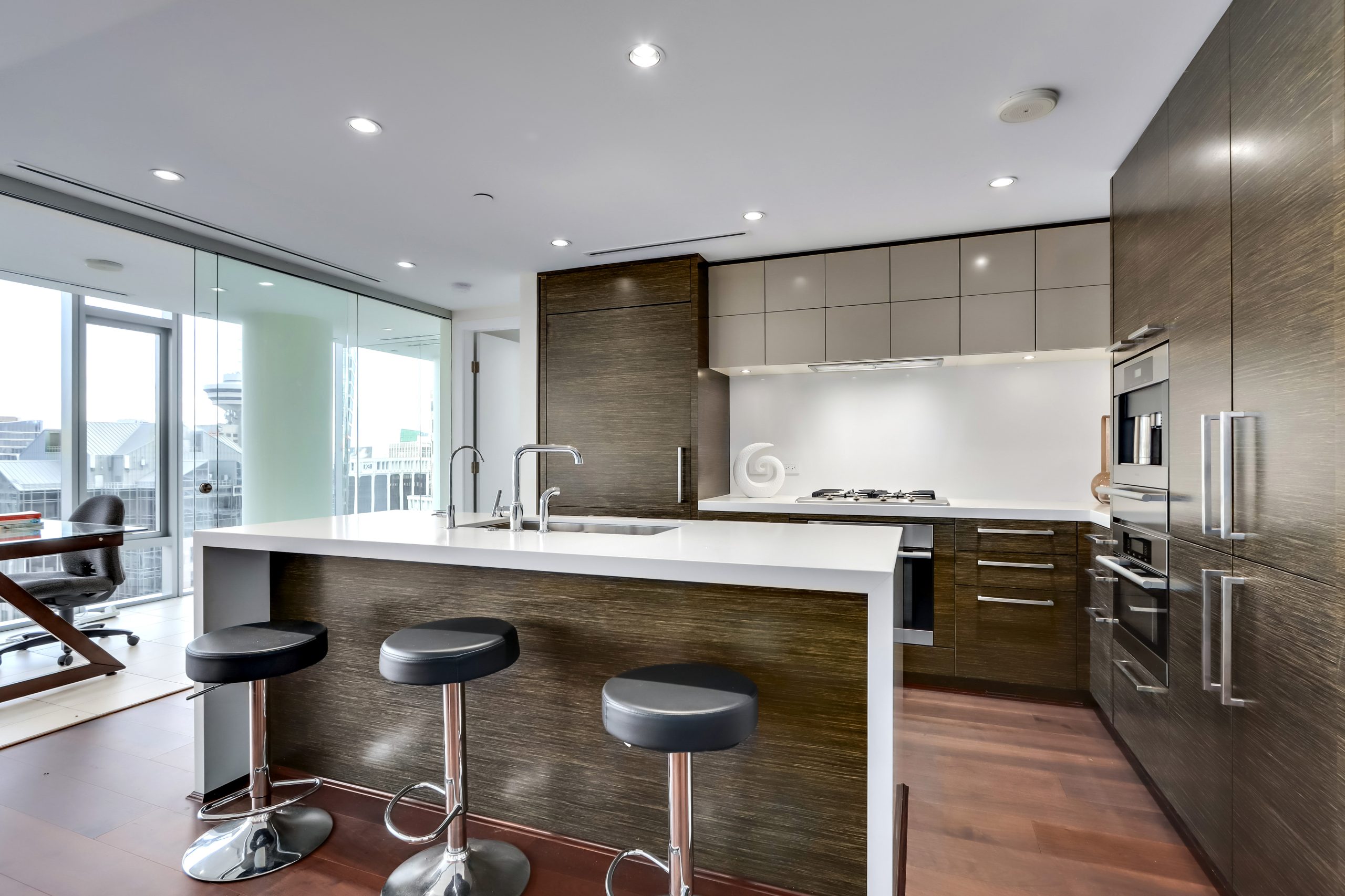 2502 667 Howe Street, Vancouver 7