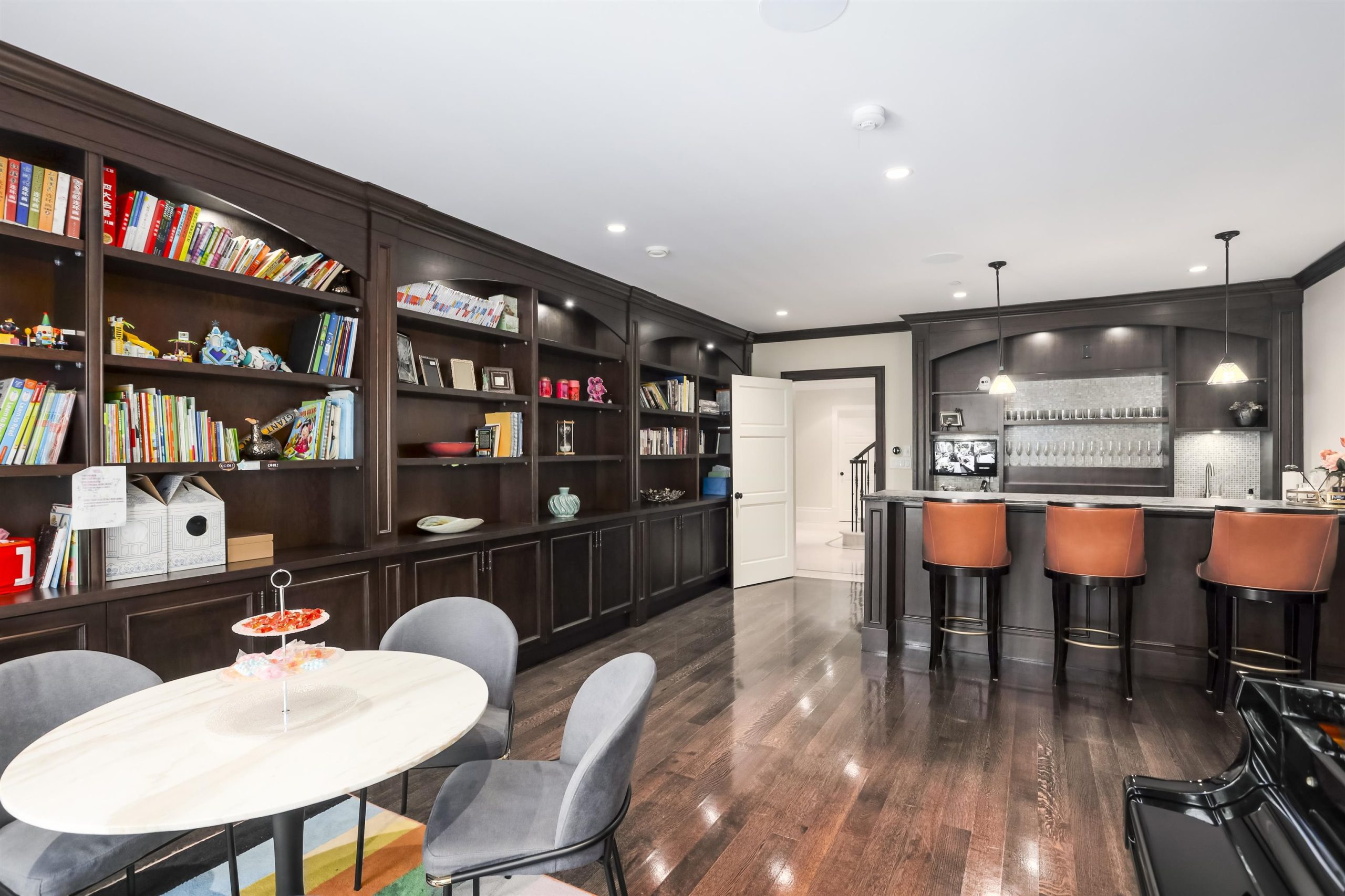 4651 Simpson Avenue, Vancouver 25