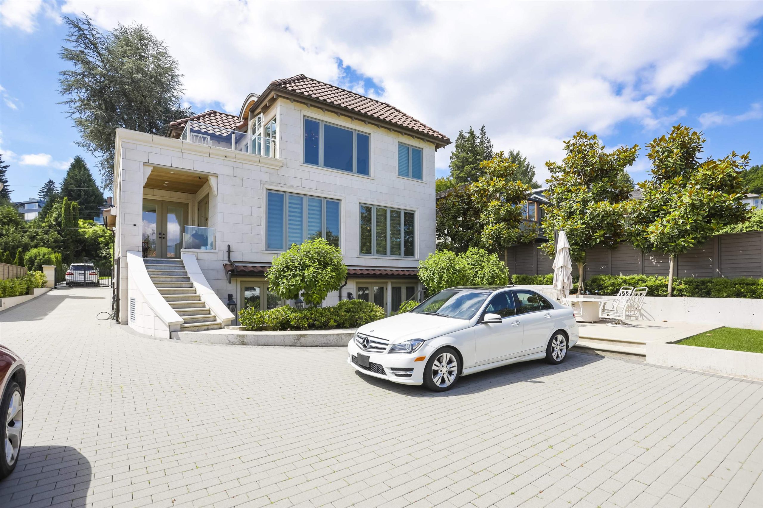 4651 Simpson Avenue, Vancouver 27
