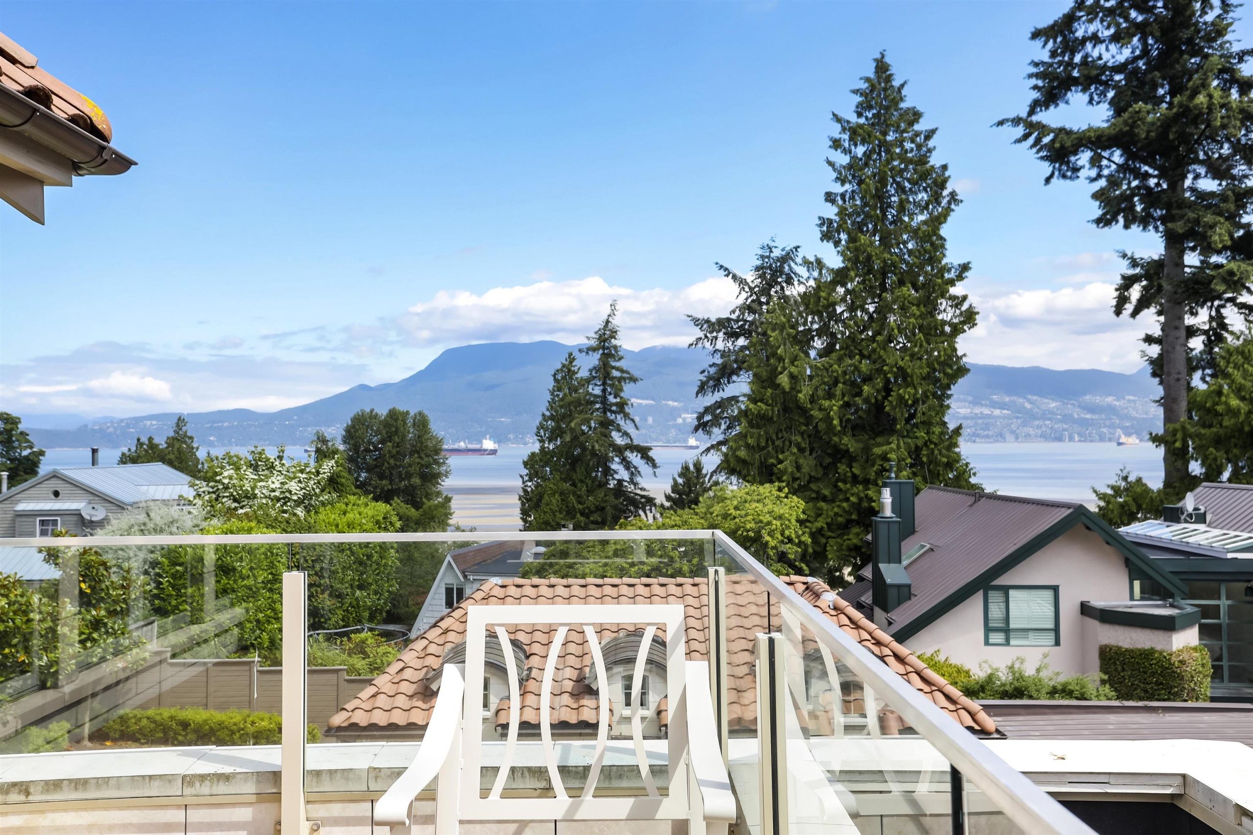 4651 Simpson Avenue, Vancouver 33